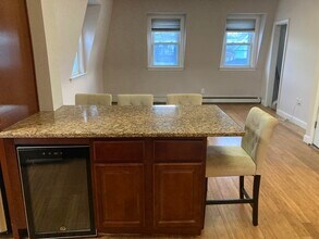 4 Charles St-Unit -2 in Winthrop, MA - Foto de edificio - Building Photo