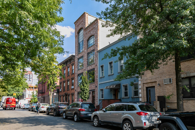 150 Richardson St in Brooklyn, NY - Building Photo - Building Photo