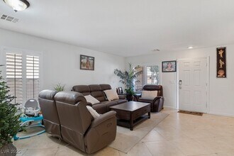 6717 Yellowhammer Pl in North Las Vegas, NV - Building Photo - Building Photo