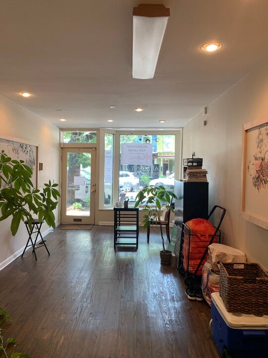 1047 S Charles St, Unit Storefront in Baltimore, MD - Building Photo