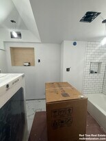 18 Quint Ave in Boston, MA - Building Photo