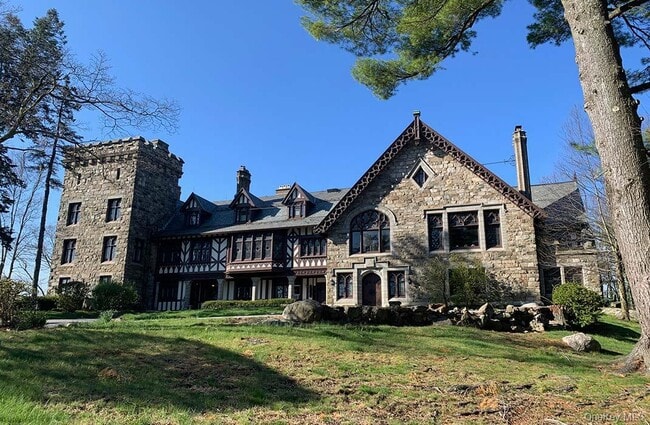 property at 61 Crows Nest Rd