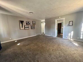 240 St Andrew St in Rapid City, SD - Foto de edificio - Building Photo