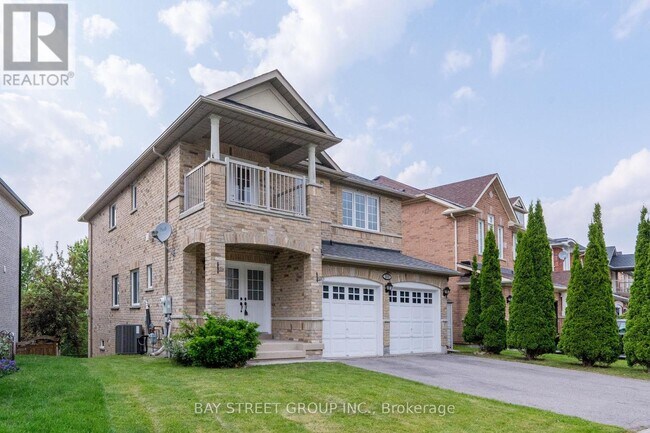 243 Zokol Dr in Aurora, ON - Building Photo - Building Photo