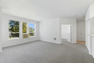 22855 E Country Vista Dr in Liberty Lake, WA - Building Photo - Building Photo