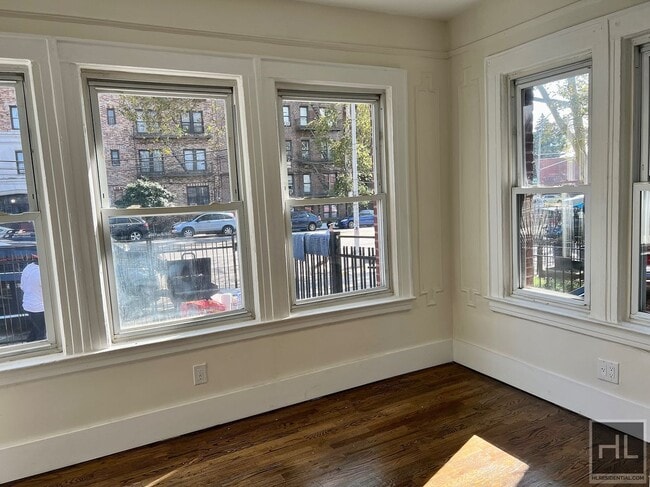 4BR 1BA Floor Through Classic 7 w/ Parking