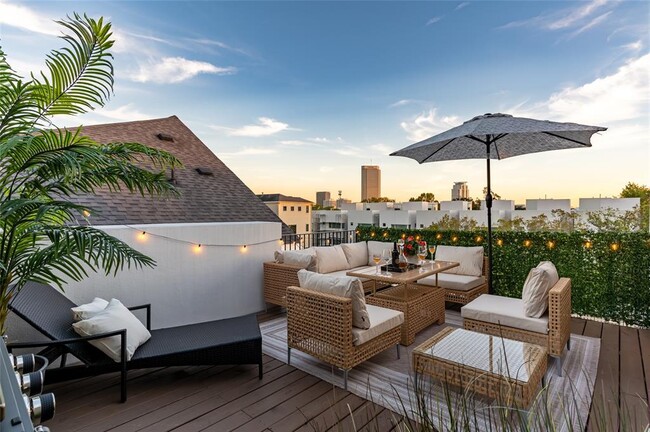913 Thompson St in Houston, TX - Building Photo - Building Photo