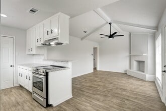 5613 Armstrong in Texas City, TX - Building Photo - Building Photo