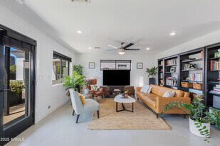 1218 E Clarendon Ave in Phoenix, AZ - Building Photo