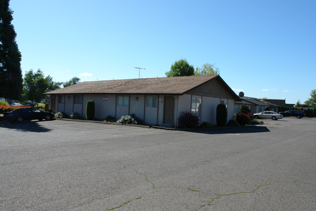 Susan Court Apartments in Salem, OR - Building Photo