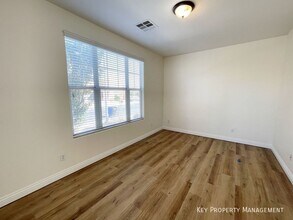 2913 Big Mountain Ave in North Las Vegas, NV - Building Photo - Building Photo