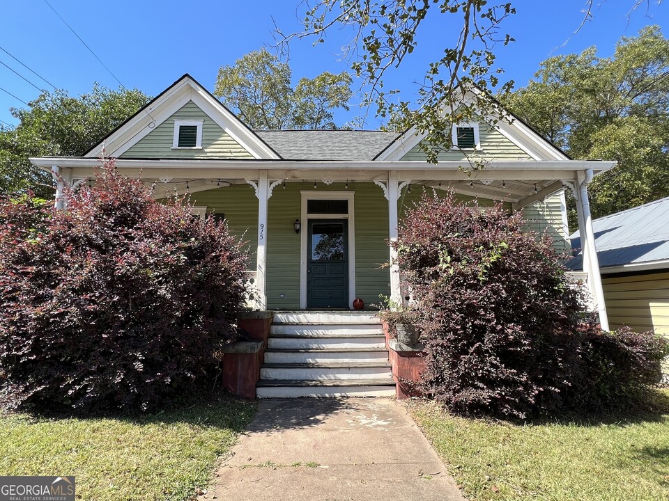 915 N Chase St in Athens, GA - Foto de edificio