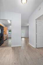 1102 Ivybridge Dr in Pflugerville, TX - Foto de edificio - Building Photo