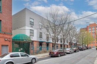 526A East 159Th Street in New York, NY - Building Photo - Building Photo