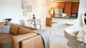 3240 Mary St in Miami, FL - Building Photo