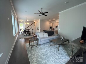 9735 Briarwick Ln in Charlotte, NC - Foto de edificio - Building Photo