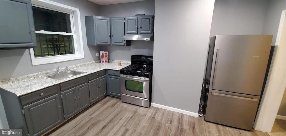 437 N Robinson St in Baltimore, MD - Building Photo
