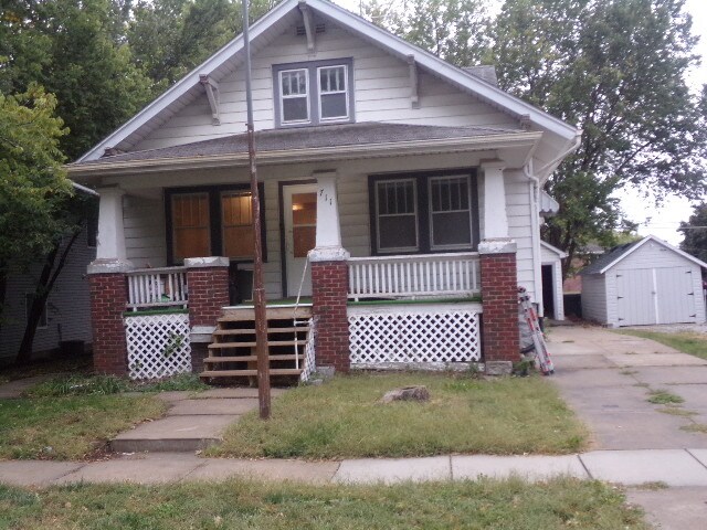 711 Sumner St in Lincoln, NE - Building Photo