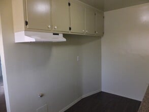 5230 Long Beach Blvd in Long Beach, CA - Building Photo - Building Photo