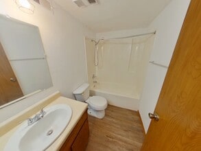 3960 N Garland Cir in Wichita, KS - Building Photo - Building Photo