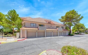 2605 S Durango Dr in Las Vegas, NV - Foto de edificio - Building Photo