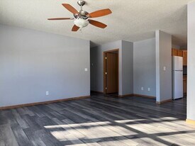 819 5th St S in Moorhead, MN - Building Photo