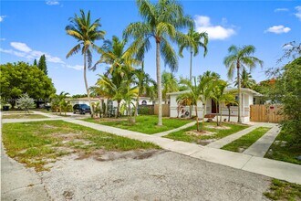 2530 Fillmore St in Hollywood, FL - Building Photo - Building Photo