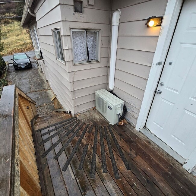 625-B S 8th St in Klamath Falls, OR - Building Photo - Building Photo