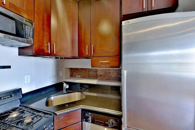 722 Tenth Avenue (49th & 50th St), #4D in New York, NY - Building Photo - Building Photo