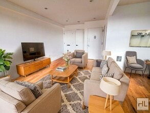 BROADWAY in Brooklyn, NY - Foto de edificio - Building Photo