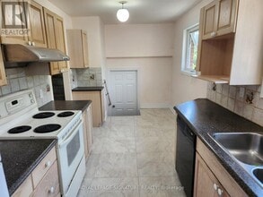 3334 Tallmast Cres in Mississauga, ON - Building Photo - Building Photo