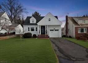 321 Minute Arms Rd in Union, NJ - Building Photo