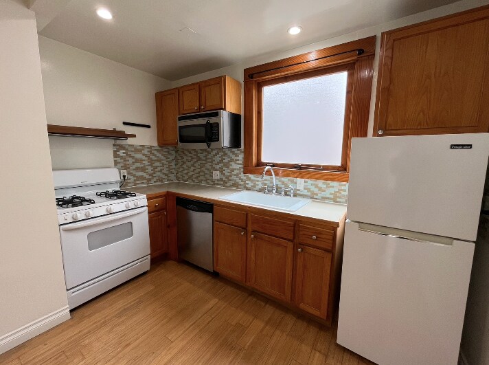 523 S Coronado St in Los Angeles, CA - Building Photo