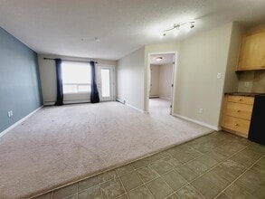 7339 Terwillegar Dr S NW in Edmonton, AB - Building Photo - Building Photo