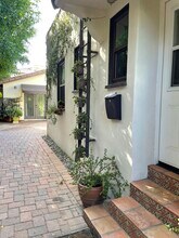 153 S La Peer Dr, Unit Charming Guesthouse in Beverly Hills, CA - Foto de edificio - Building Photo