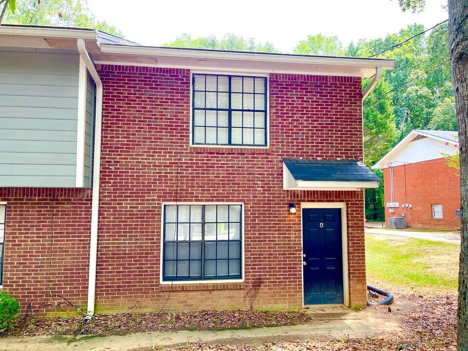 145 Meadowbrook Ct in Fayetteville, GA - Building Photo