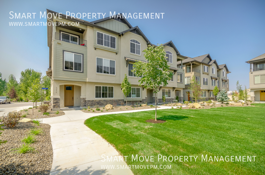 3246 E Front Runner Ln in Boise, ID - Building Photo