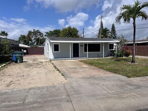 431 NE 58th Ct in Fort Lauderdale, FL - Building Photo - Building Photo