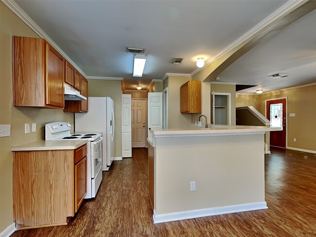 13775 Running Bear Dr in Willis, TX - Building Photo - Building Photo