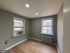 107 Kingsley St in Philadelphia, PA - Building Photo - Building Photo