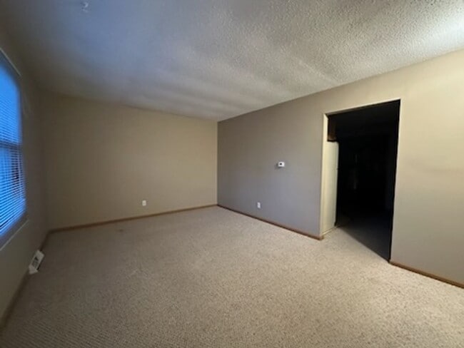 819 Deerfield Rd in Chatham, IL - Building Photo - Building Photo