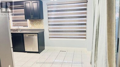 7 Bison Run Rd in Brampton, ON - Building Photo - Building Photo