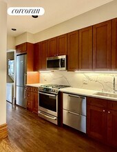 323 Washington Ave in Brooklyn, NY - Building Photo - Building Photo
