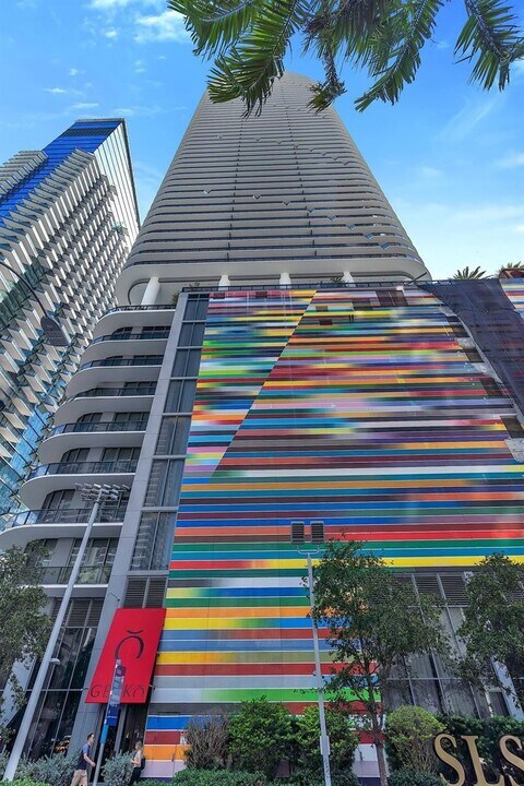 801 S Miami Ave, Unit 4404 in Miami, FL - Building Photo