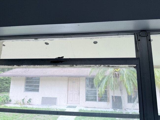 2639 SE Clayton St in Stuart, FL - Building Photo - Building Photo