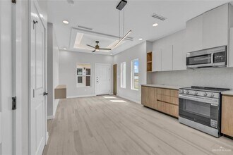 17 S 25th St in McAllen, TX - Building Photo - Building Photo