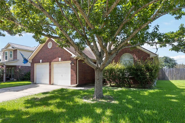 4517 Fox Run St in Pearland, TX - Building Photo - Building Photo