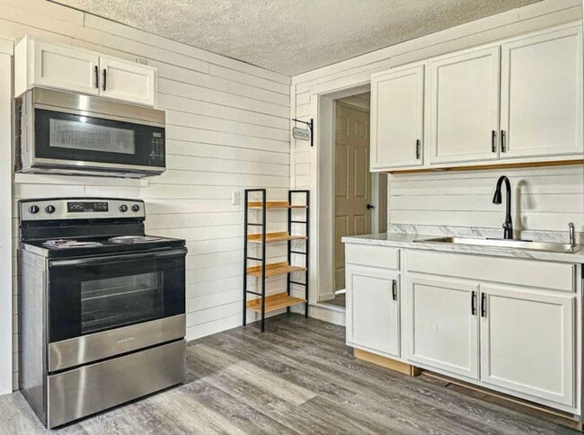 property at 1123 OH-552