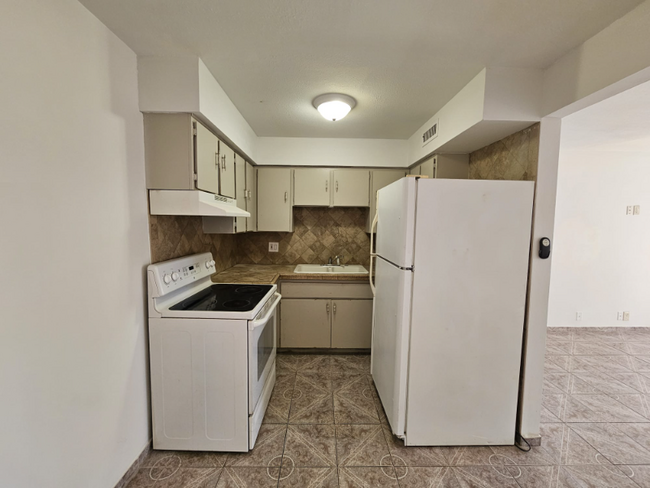 property at 575 S Royal Crest Cir