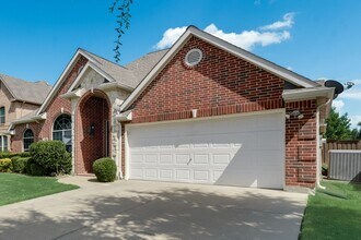 2755 Explorador in Grand Prairie, TX - Building Photo - Building Photo